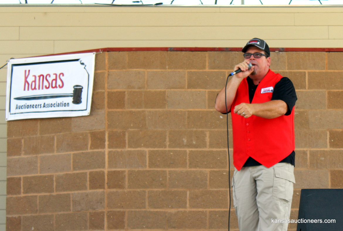 2006 Champion, Robert Haley, sells an item at the 2015 finals. 2006 Champion, Robert Haley, sells an item at the 2015 finals.