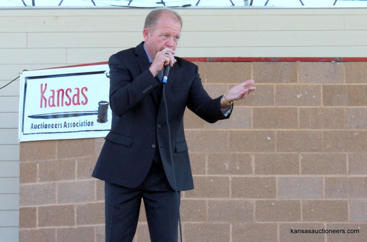 Donnie Stumpff competing in the 2015 Kansas Auctioneer finals. Donnie Stumpff competing in the 2015 Kansas Auctioneer finals.