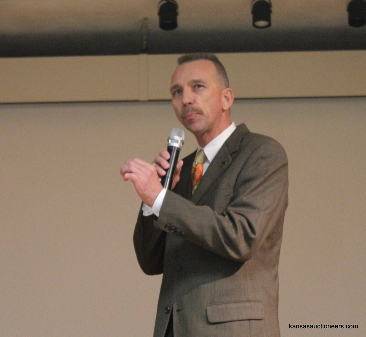 Tony Wisely competing in the 2016 Kansas Auctioneer Preliminaries. Tony Wisely competing in the 2016 Kansas Auctioneer Preliminaries.