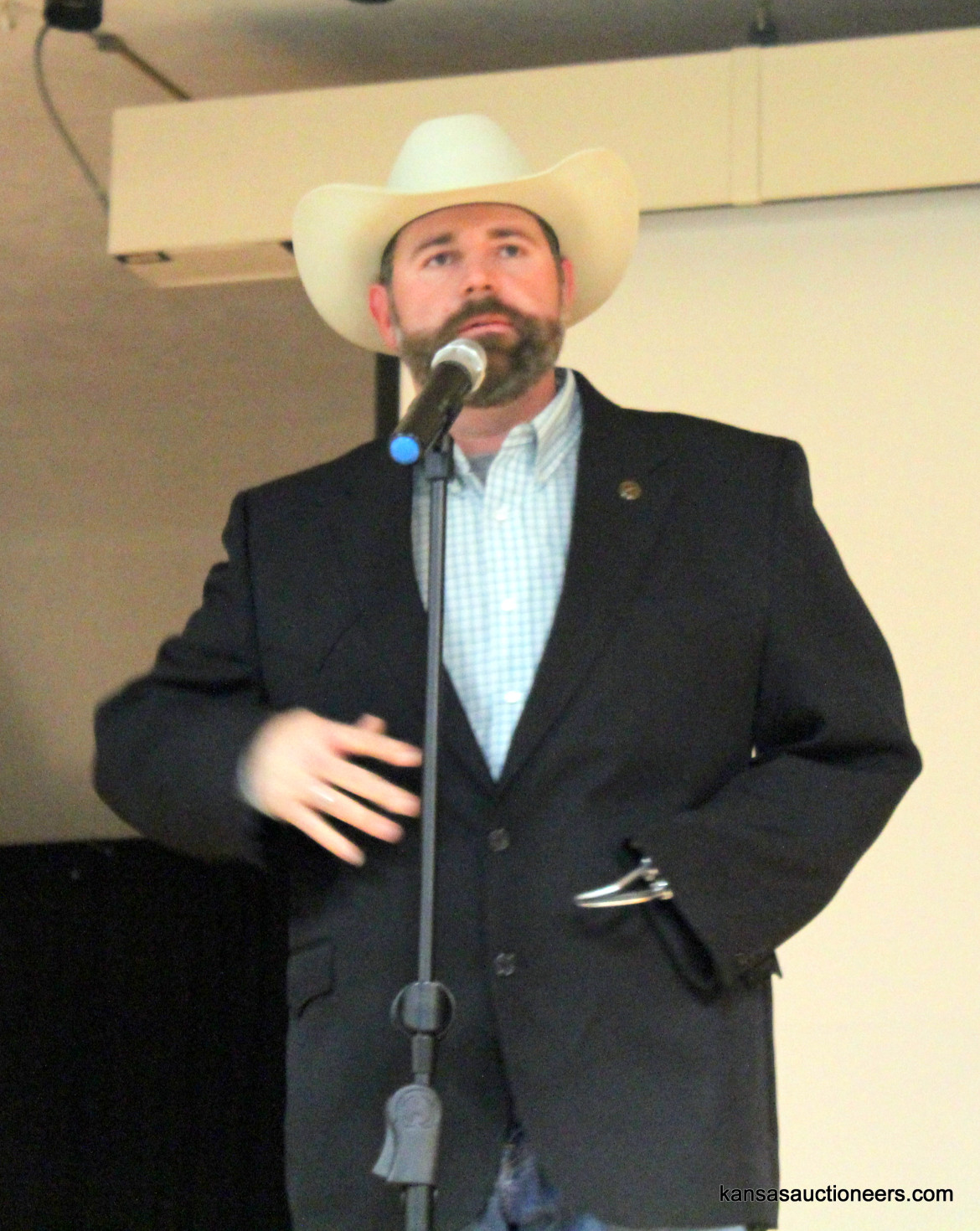 Ross Daniels competing in the 2016 Kansas Auctioneer Preliminaries. Ross Daniels competing in the 2016 Kansas Auctioneer Preliminaries.