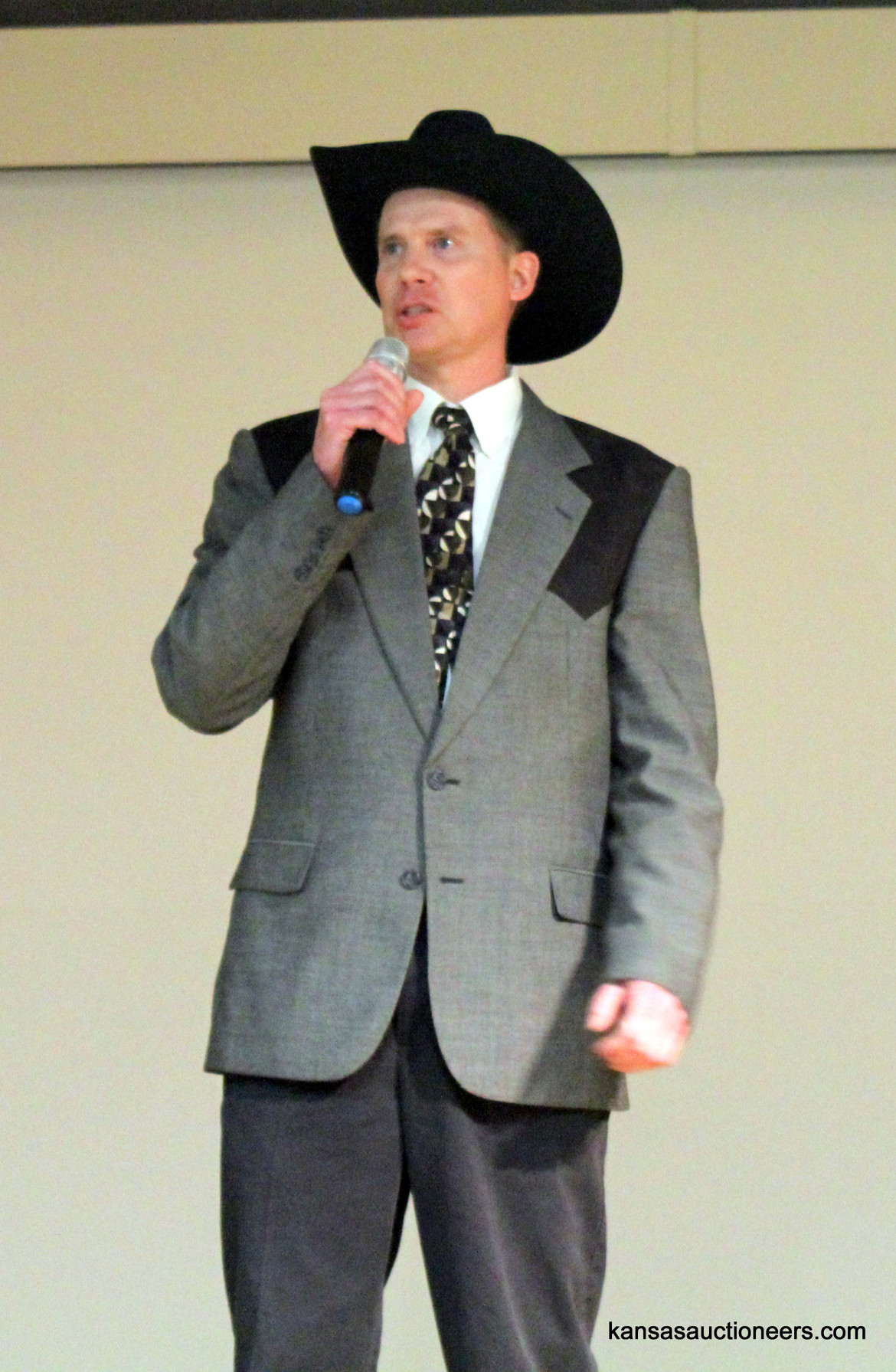 Troy Wedel competing in the 2016 Kansas Auctioneer Preliminaries. Troy Wedel competing in the 2016 Kansas Auctioneer Preliminaries.